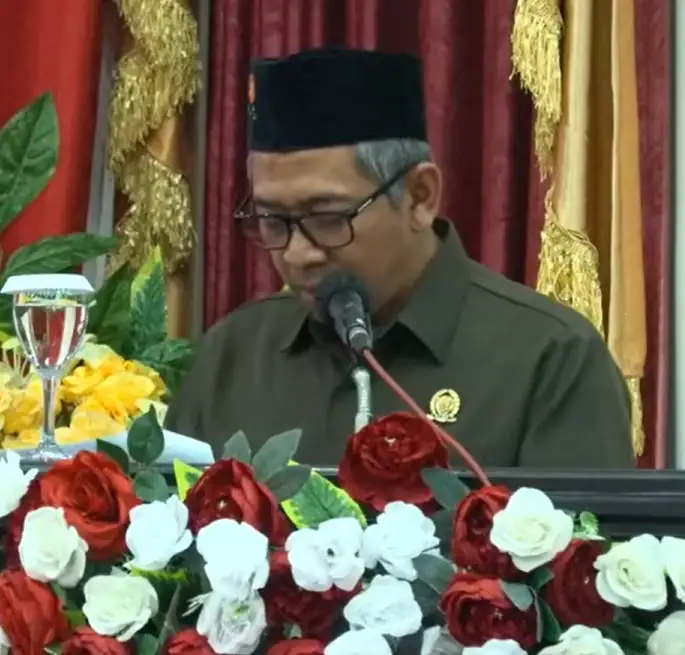 Bukan Sekadar Setuju! Imam Soroti Aset, Pasar hingga Demokrasi Kampung dalam Lima Raperda Fakfak
